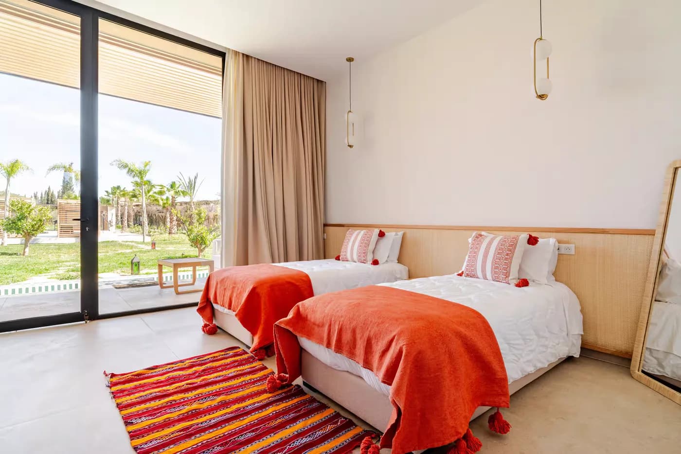 Duo suite met twee aparte bedden en tuinzicht